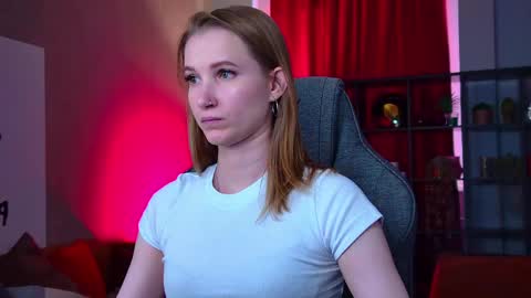Snapshot of meganrodgers chatting on 06/05/26, 02:23 megan online show from 06/05/26, 02:23