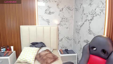 M E G A N  online show from 03/16/26, 03:01