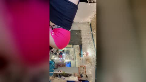 MegaTinyyy online show from 02/04/26, 07:47