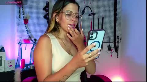 Snapshot of meggan_greey chatting on 12/09/24, 01:24 Your best slave online show from 12/09/24, 01:24