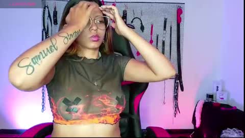 Snapshot of meggan_greey chatting on 12/14/24, 11:07 Your best slave online show from 12/14/24, 11:07