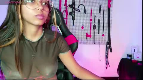 Snapshot of meggan_greey chatting on 12/14/24, 02:10 Your best slave online show from 12/14/24, 02:10