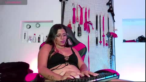 Snapshot of meggan_greey chatting on 12/28/24, 06:29 Your best slave online show from 12/28/24, 06:29