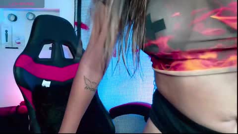 Snapshot of meggan_greey chatting on 01/03/25, 08:32 Your best slave online show from 01/03/25, 08:32