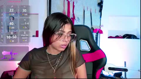 Snapshot of meggan_greey chatting on 01/03/25, 11:33 Your best slave online show from 01/03/25, 11:33