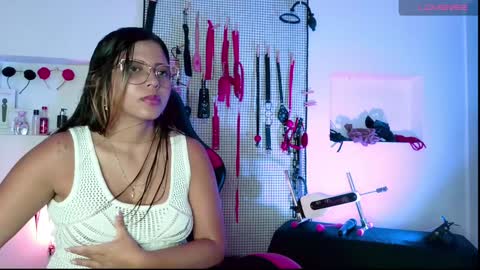 Snapshot of meggan_greey chatting on 01/19/25, 09:23 Your best slave online show from 01/19/25, 09:23