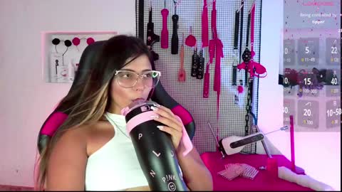 Snapshot of meggan_greey chatting on 02/05/25, 08:46 Your best slave online show from 02/05/25, 08:46