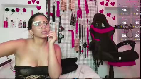 Snapshot of meggan_greey chatting on 03/04/25, 12:07 Your best slave online show from 03/04/25, 12:07