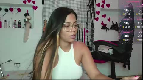 Snapshot of meggan_greey chatting on 03/11/25, 09:48 Your best slave online show from 03/11/25, 09:48