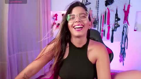 Snapshot of meggan_greey chatting on 09/23/25, 10:02 Your best slave online show from 09/23/25, 10:02