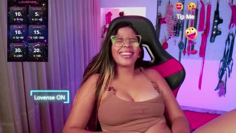 Snapshot of meggan_greey chatting on 09/29/25, 04:23 Your best slave online show from 09/29/25, 04:23