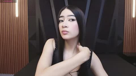 Snapshot of meggan_luxx chatting on 04/01/26, 11:11 MEGGAN LUXX online show from 04/01/26, 11:11