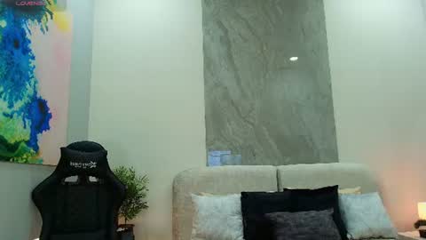 Snapshot of meggan_luxx chatting on 07/08/26, 11:04 MEGGAN LUXX online show from 07/08/26, 11:04