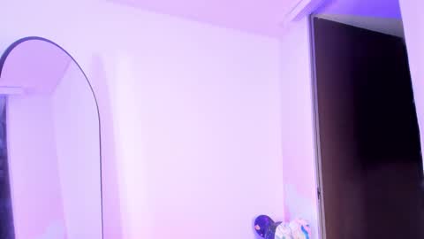 meghanallen_ online show from 10/21/25, 01:06