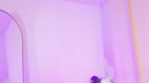 meghanallen_ online show from 11/20/25, 08:41