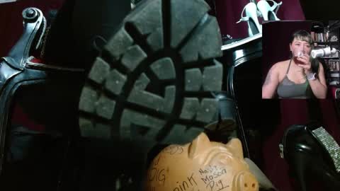 Snapshot of megoddessara chatting on 05/01/26, 12:37 Goddess Sara online show from 05/01/26, 12:37