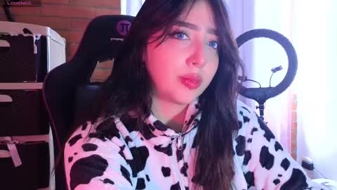 Snapshot of megumi_yang chatting on 01/22/25, 01:53 Megumi online show from 01/22/25, 01:53