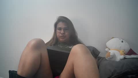 Snapshot of meichangcb chatting on 12/27/24, 12:18 mei chang online show from 12/27/24, 12:18