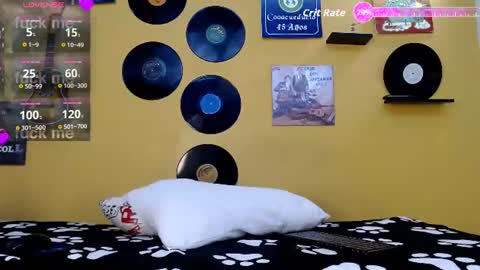 Snapshot of meisevil77 chatting on 07/16/26, 02:39 MEIS online show from 07/16/26, 02:39