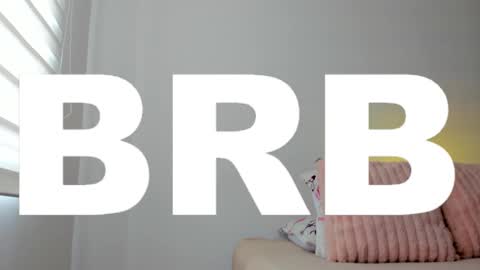 Snapshot of mel_18_ chatting on 02/25/25, 05:15 A N D R E A online show from 02/25/25, 05:15