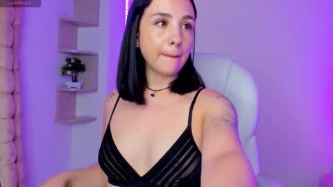 Snapshot of mel_18_ chatting on 12/04/25, 01:20 A N D R E A online show from 12/04/25, 01:20