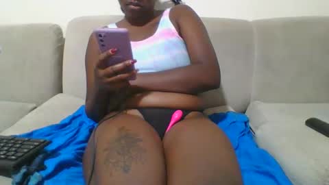 pretty online show from 03/02/25, 06:19