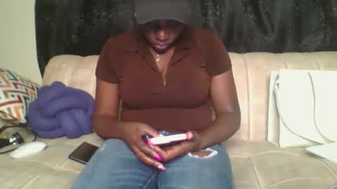 pretty online show from 09/21/25, 03:24