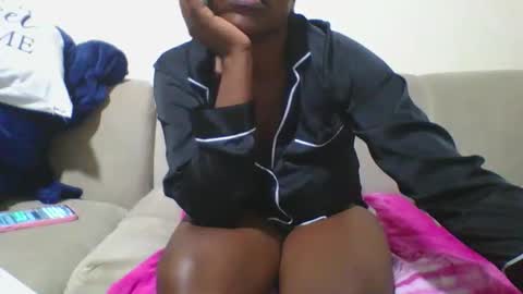 pretty online show from 10/07/25, 07:44