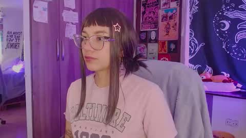 Melissa  -  -  Please help me to reach 100 thumbs up online show from 11/24/25, 02:06