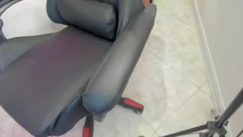 Snapshot of melan_owen chatting on 05/08/26, 11:04 melan_owen online show from 05/08/26, 11:04