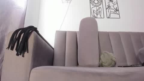 melani greyy online show from 11/14/25, 09:35