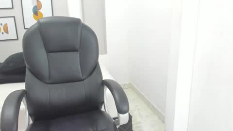 Melani  online show from 02/25/25, 11:22