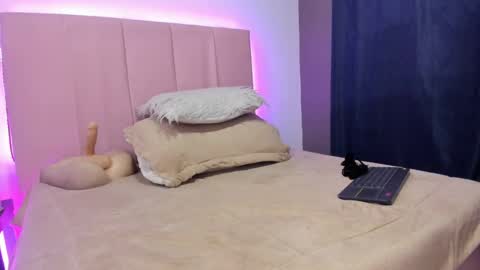 MELANI - online show from 02/15/25, 07:39