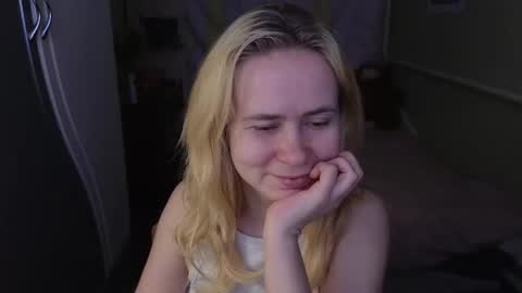 Mila online show from 03/11/26, 08:42