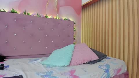 melanie__evans online show from 04/24/26, 11:01