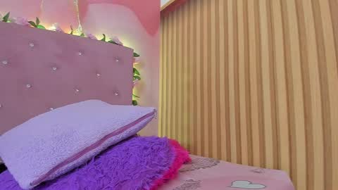 melanie__evans online show from 04/25/26, 01:41