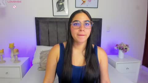 Snapshot of melanie_hillz chatting on 06/11/26, 02:44 Melanie online show from 06/11/26, 02:44