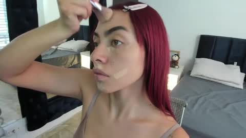 Snapshot of melanie_roux_ chatting on 04/22/26, 12:07 Melanie roux online show from 04/22/26, 12:07