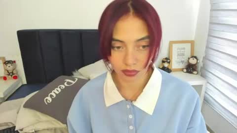Snapshot of melanie_roux_ chatting on 07/17/26, 04:01 Melanie roux online show from 07/17/26, 04:01