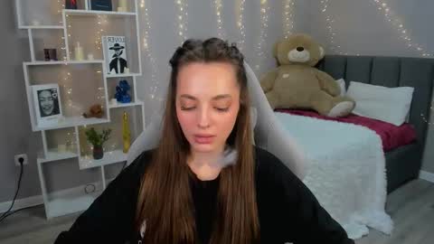 MelanieAlves online show from 02/11/26, 12:32