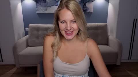 Snapshot of melaniebennett chatting on 09/16/25, 06:14 Melanie Bennett online show from 09/16/25, 06:14