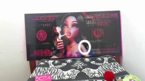 Snapshot of melaniegates06 chatting on 10/07/25, 01:03 melaniegates06 online show from 10/07/25, 01:03