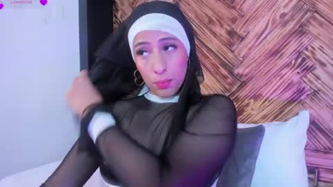 Snapshot of melaniejeann_ chatting on 06/11/26, 02:44 melaniejeann_ online show from 06/11/26, 02:44