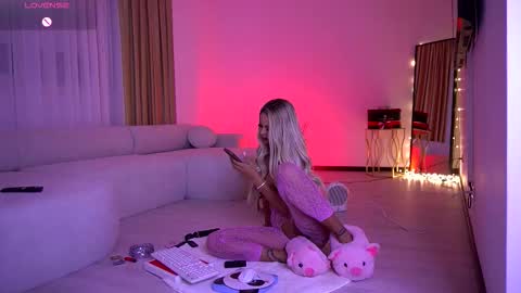 Snapshot of melanielexxx chatting on 01/18/26, 06:12 OF melanielexxx online show from 01/18/26, 06:12