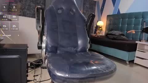 Snapshot of melanierioss_ chatting on 01/30/25, 04:13 online show from 01/30/25, 04:13