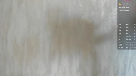 Snapshot of melanierioss_ chatting on 09/14/25, 01:43 online show from 09/14/25, 01:43