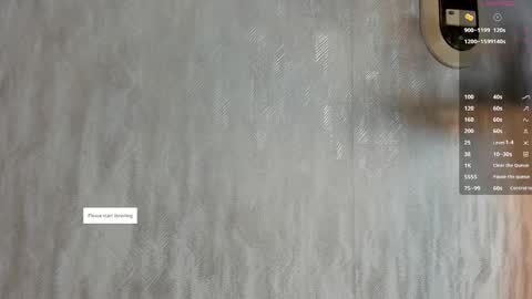Snapshot of melanierioss_ chatting on 10/04/25, 01:20 online show from 10/04/25, 01:20