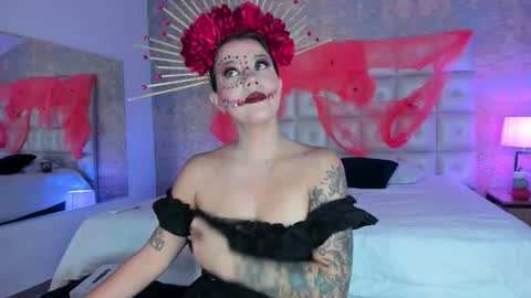 Melanie Roux online show from 10/05/25, 12:03