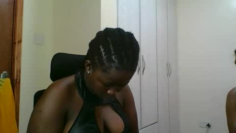 Snapshot of melanin_juicey8 chatting on 04/16/26, 10:12 melanin_juicey8 online show from 04/16/26, 10:12