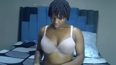 Snapshot of melanin_moon chatting on 05/31/26, 09:49 Moon online show from 05/31/26, 09:49